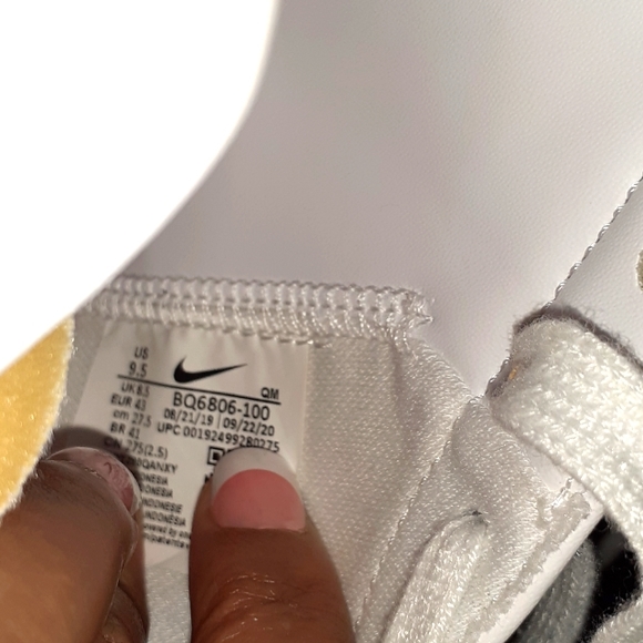 Nike - Picture 7 of 7